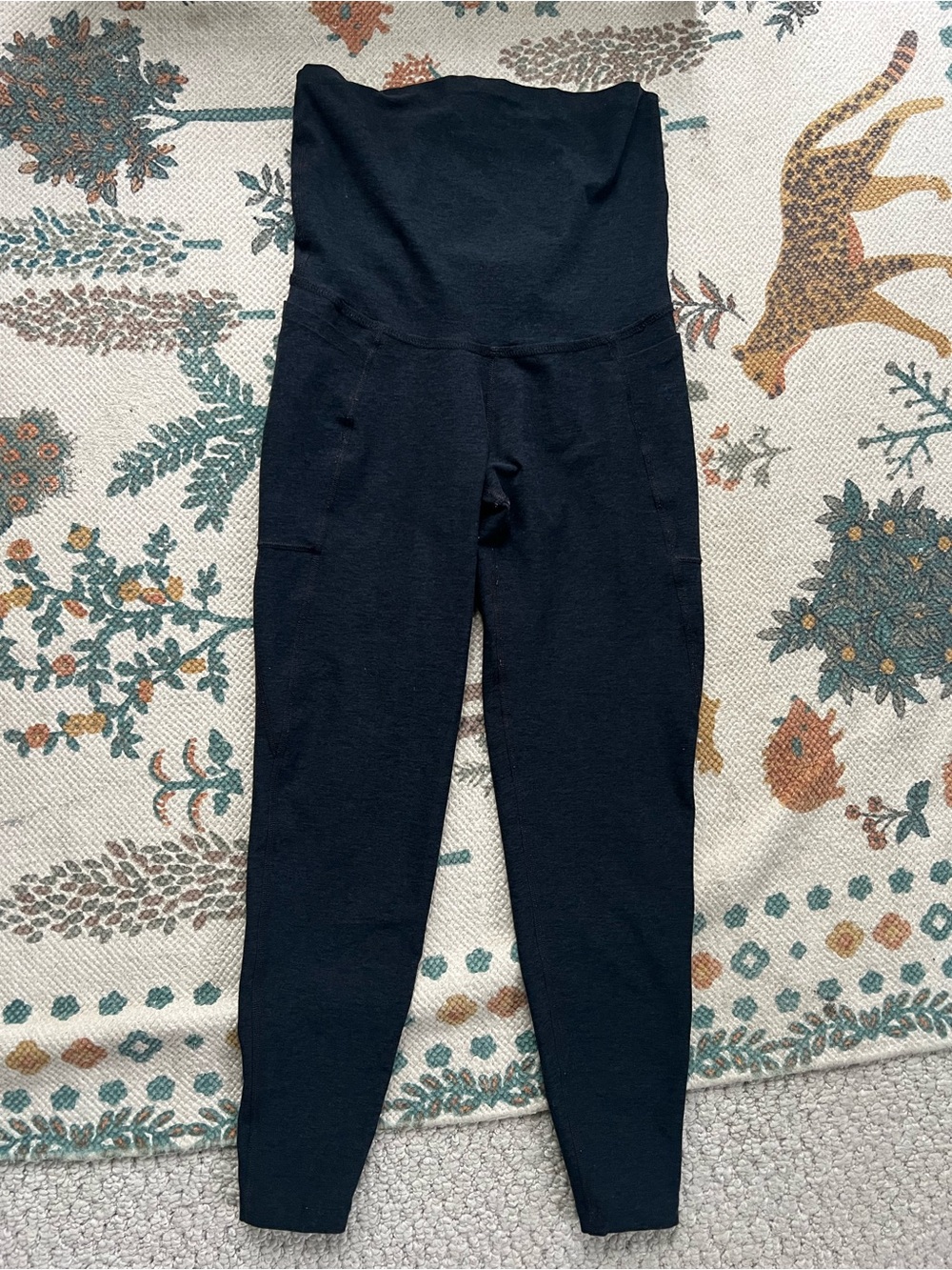Beyond the Bump Black Spacedye Maternity Leggings with Pockets size medium - Picture 2 of 5